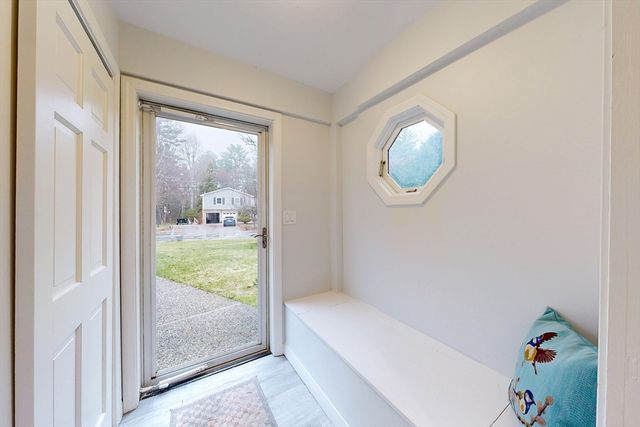 29 Evergreen Way, Medfield, MA 02052