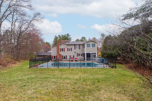 29 Evergreen Way, Medfield, MA 02052