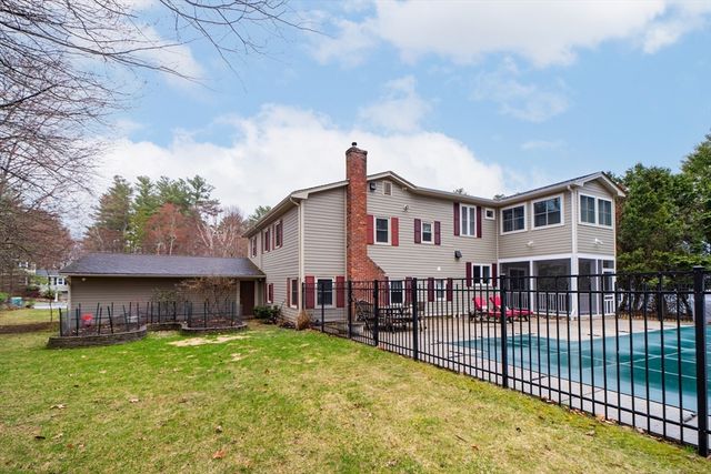29 Evergreen Way, Medfield, MA 02052