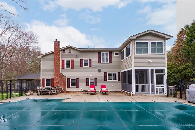 29 Evergreen Way, Medfield, MA 02052