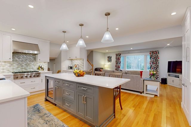 29 Evergreen Way, Medfield, MA 02052