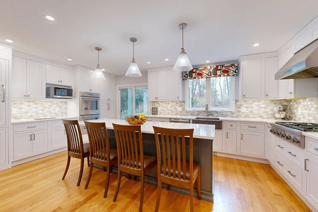 29 Evergreen Way, Medfield, MA 02052