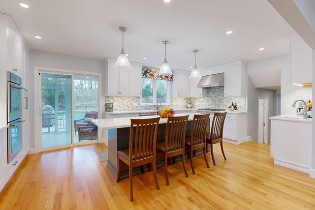 29 Evergreen Way, Medfield, MA 02052