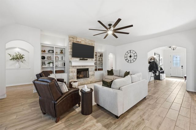 4425 Dandelion, Midlothian, TX 76065