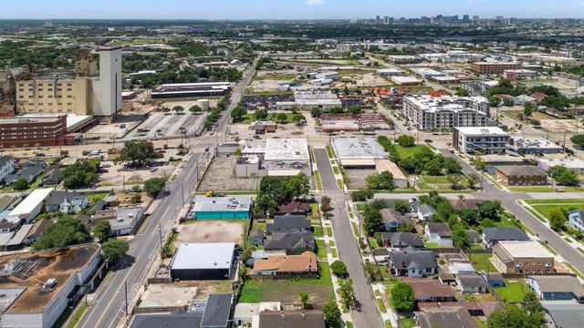 305 Everton Street, Houston, TX 77003