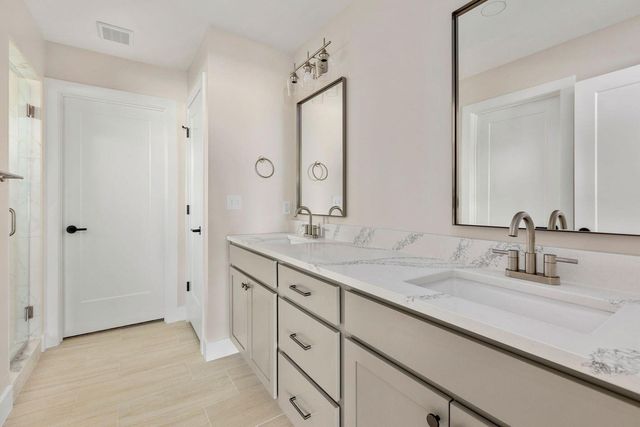 4509 ROYAL COUNTY RD, Columbia, MO 65201