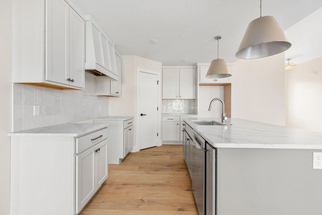 4509 ROYAL COUNTY RD, Columbia, MO 65201