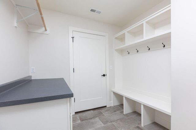 4509 ROYAL COUNTY RD, Columbia, MO 65201