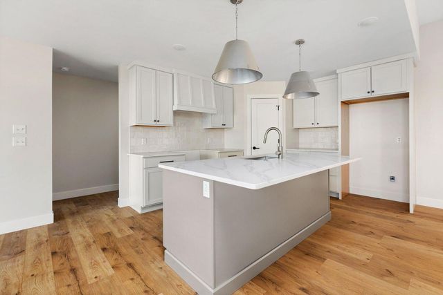 4509 ROYAL COUNTY RD, Columbia, MO 65201