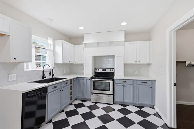 258 Spring Valley Circle, Azle, TX 76020