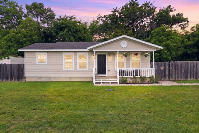 258 Spring Valley Circle, Azle, TX 76020