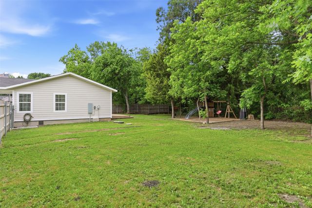 258 Spring Valley Circle, Azle, TX 76020