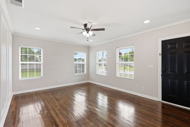 258 Spring Valley Circle, Azle, TX 76020