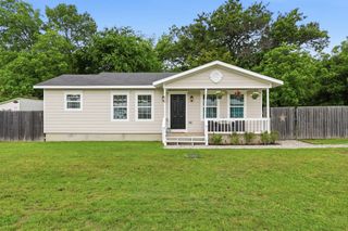 258 Spring Valley Circle, Azle, TX 76020