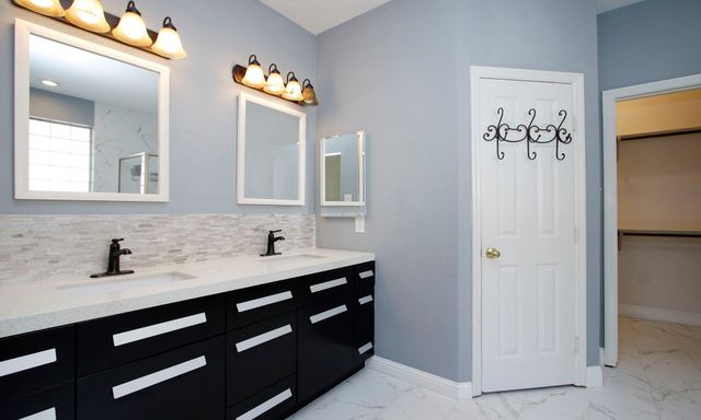 2 Sweet Birch Place, The Woodlands, TX 77382