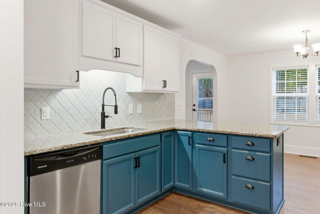 565 W Philadelphia Avenue, Pinebluff, NC 28373