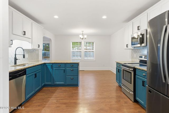 565 W Philadelphia Avenue, Pinebluff, NC 28373