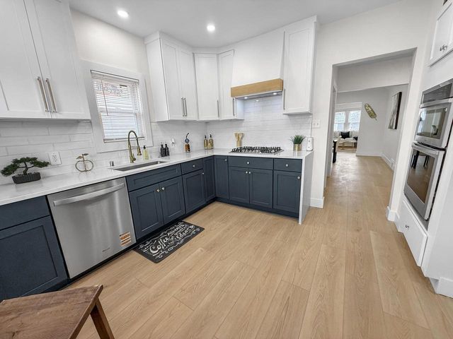 3842 N 13th STREET, Milwaukee, WI 53206