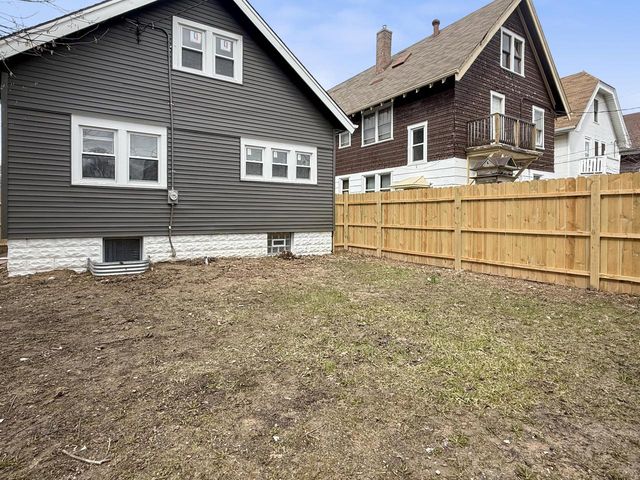 3842 N 13th STREET, Milwaukee, WI 53206