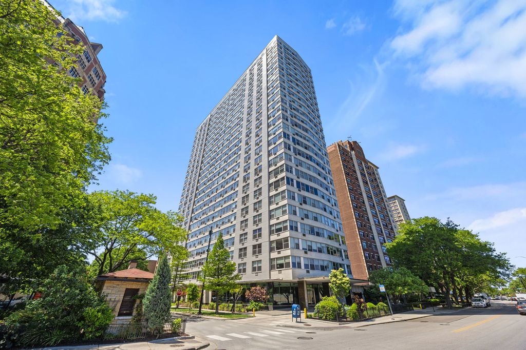 3900 N Lake Shore Drive 17F, Chicago, IL 60613 — exterior