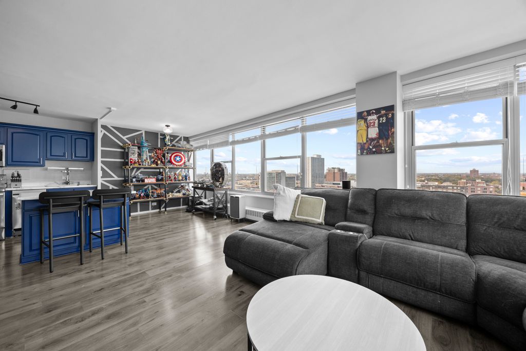 3900 N Lake Shore Drive 17F, Chicago, IL 60613 — photo 5
