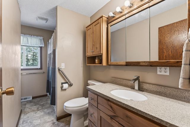 508 195th Lane NW, Cedar, MN 55011