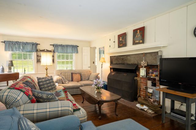 341 Under The Mountain Road, Londonderry, VT 05155
