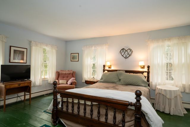 341 Under The Mountain Road, Londonderry, VT 05155