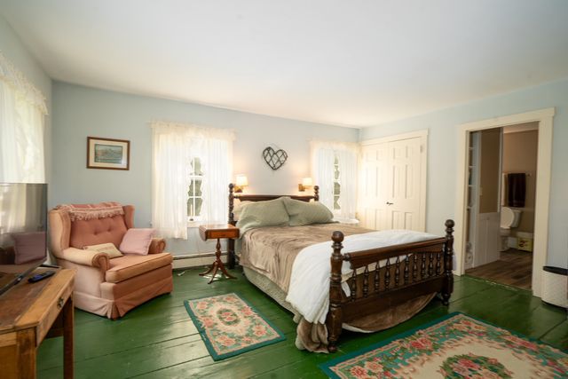 341 Under The Mountain Road, Londonderry, VT 05155