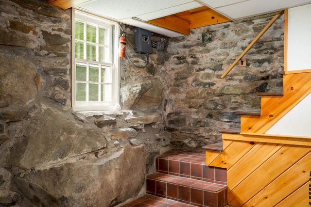 341 Under The Mountain Road, Londonderry, VT 05155