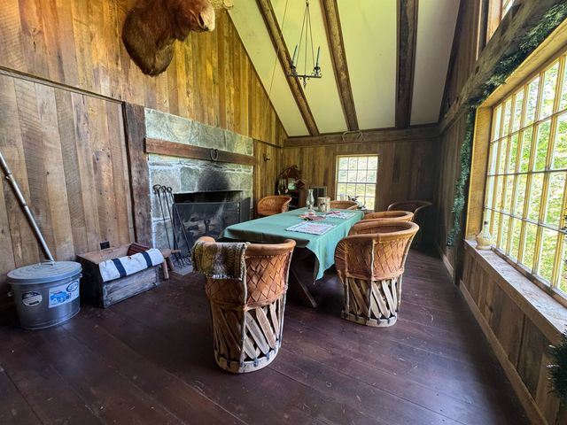 341 Under The Mountain Road, Londonderry, VT 05155