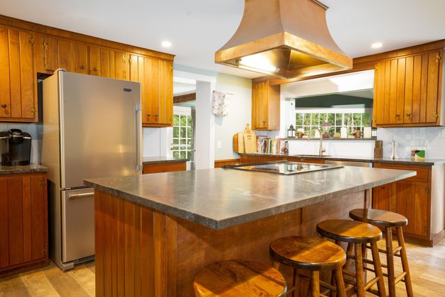 341 Under The Mountain Road, Londonderry, VT 05155