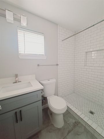 817 Bluebird, Irving, TX 75061