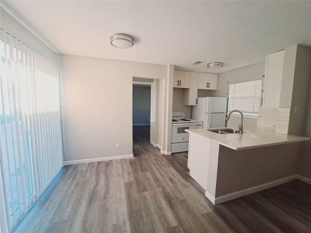 817 Bluebird, Irving, TX 75061