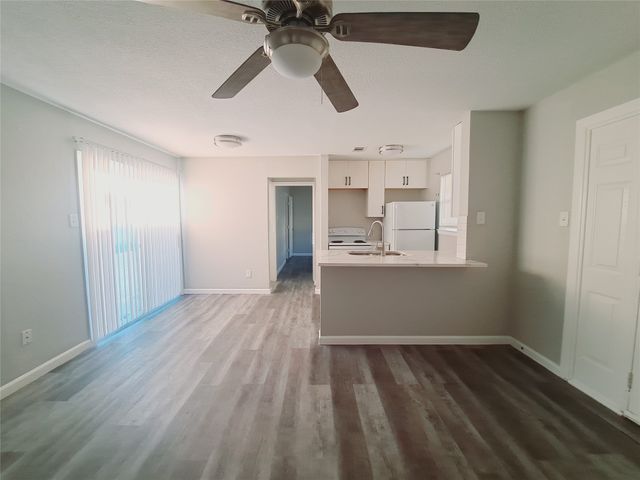 817 Bluebird, Irving, TX 75061