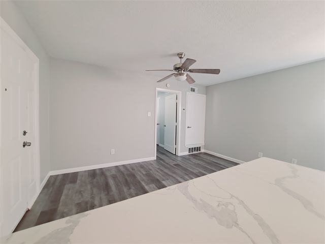 817 Bluebird, Irving, TX 75061