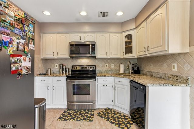 36 Hickory Hill Ct, Rockaway Twp., NJ 07866