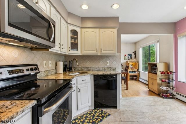 36 Hickory Hill Ct, Rockaway Twp., NJ 07866