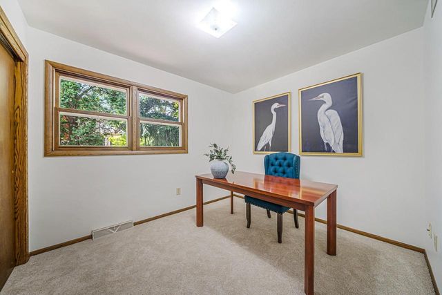 1735 ARLINGTON DRIVE, Oshkosh, WI 54904