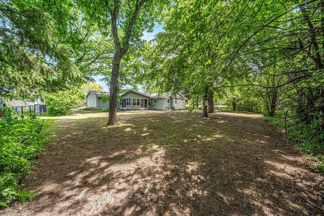 1735 ARLINGTON DRIVE, Oshkosh, WI 54904