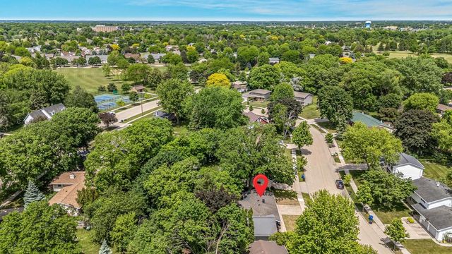 1735 ARLINGTON DRIVE, Oshkosh, WI 54904