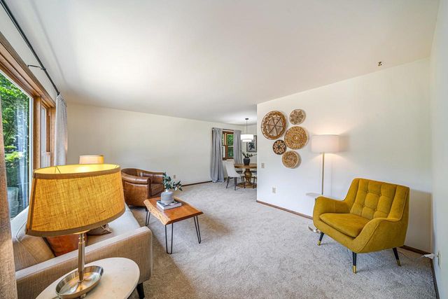 1735 ARLINGTON DRIVE, Oshkosh, WI 54904