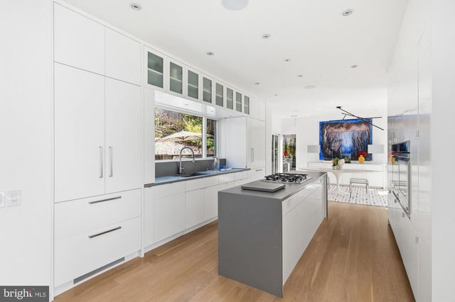 6016 CHESTERBROOK RD, Mclean, VA 22101