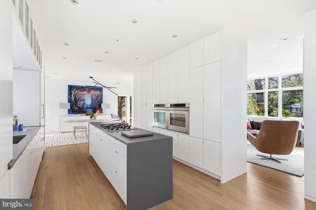 6016 CHESTERBROOK RD, Mclean, VA 22101
