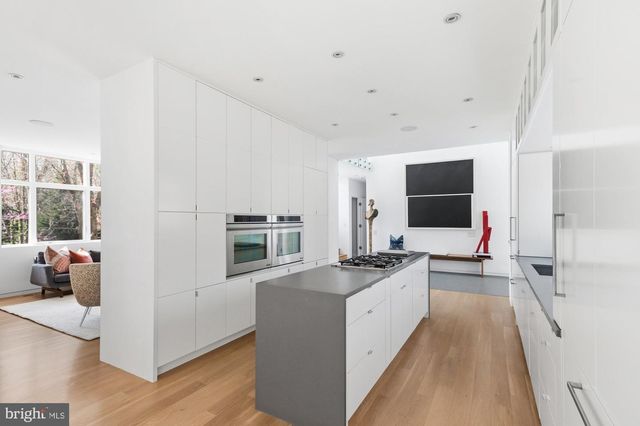 6016 CHESTERBROOK RD, Mclean, VA 22101
