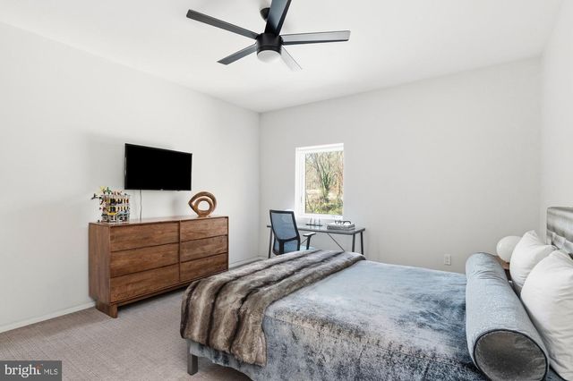 6016 CHESTERBROOK RD, Mclean, VA 22101