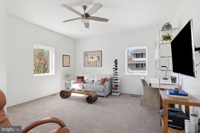 6016 CHESTERBROOK RD, Mclean, VA 22101