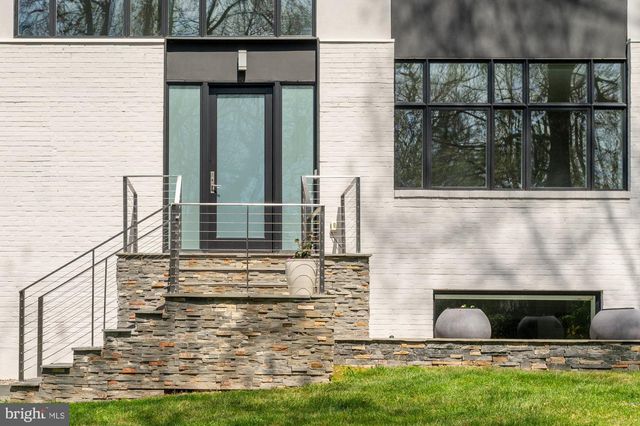 6016 CHESTERBROOK RD, Mclean, VA 22101