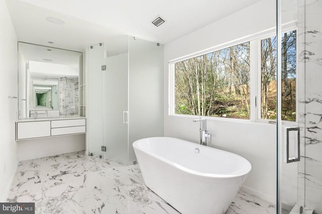6016 CHESTERBROOK RD, Mclean, VA 22101