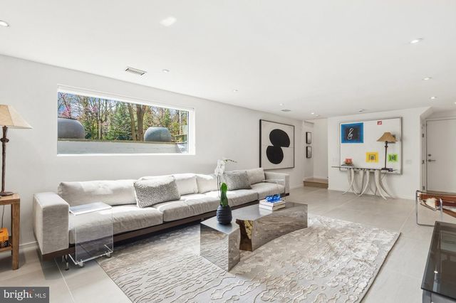 6016 CHESTERBROOK RD, Mclean, VA 22101